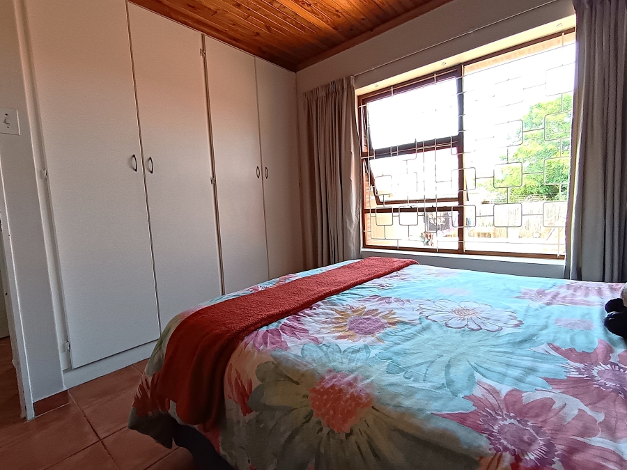 4 Bedroom Property for Sale in Wavecrest Eastern Cape